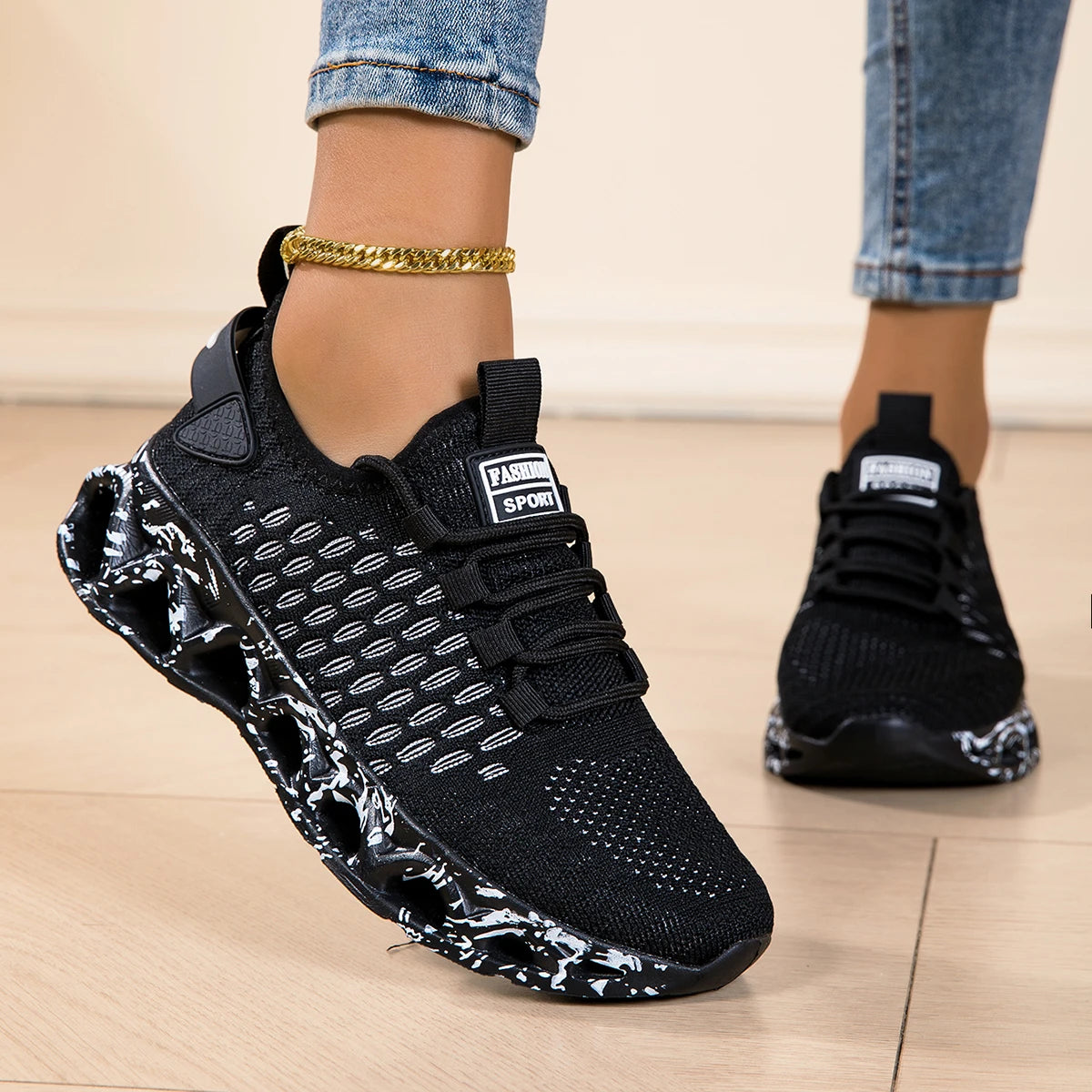 Unisex Lightweight Mesh Running Shoes Breathable Comfort