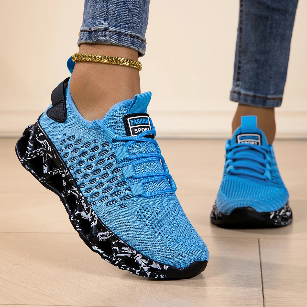 Unisex Lightweight Mesh Running Shoes Breathable Comfort