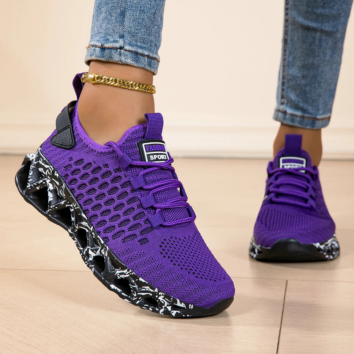 Unisex Lightweight Mesh Running Shoes Breathable Comfort