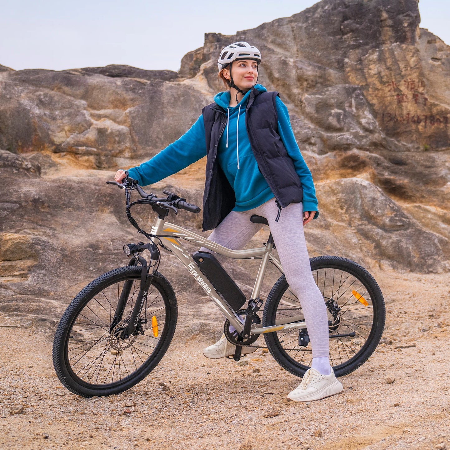 5th Wheel AB17 Electric Bike With 700W Peak Motor And 23 Mph Speed Front Suspension