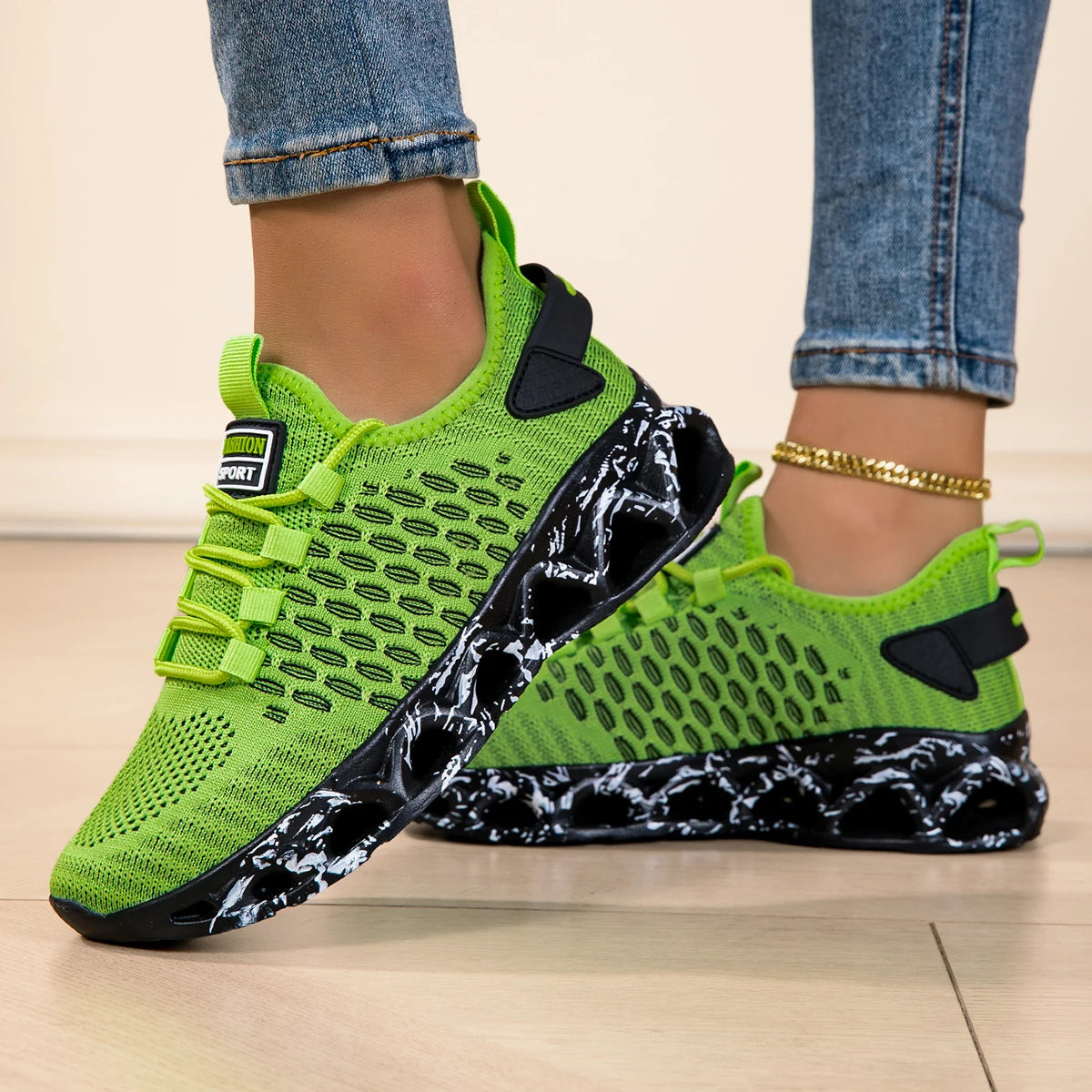 Unisex Lightweight Mesh Running Shoes Breathable Comfort